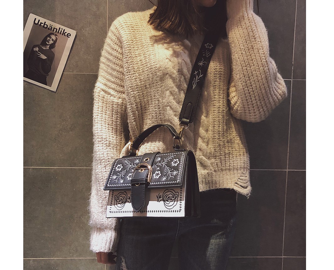 Women's Floral Embroidery Messenger Bag