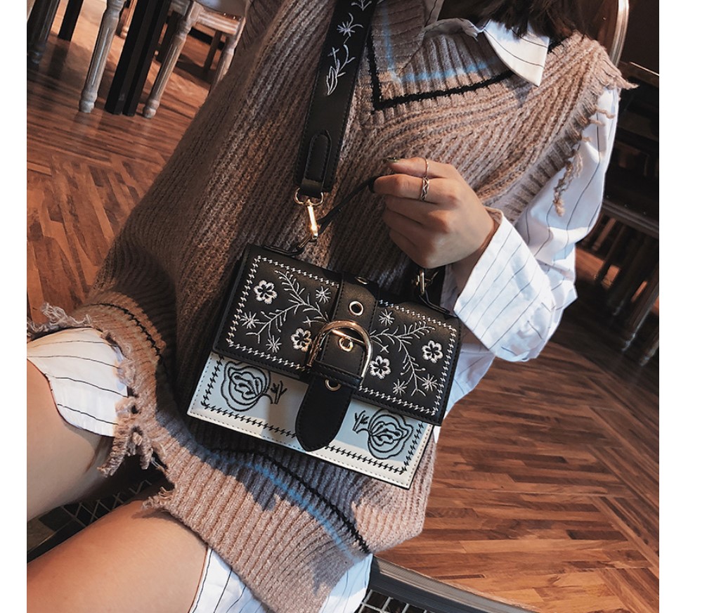 Women's Floral Embroidery Messenger Bag